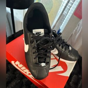 Nike Classic Black and White Trainers